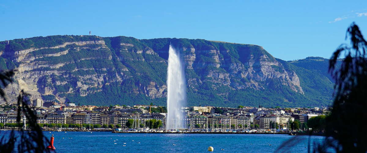 Vue de Genève avec le lac et le jet d'eau